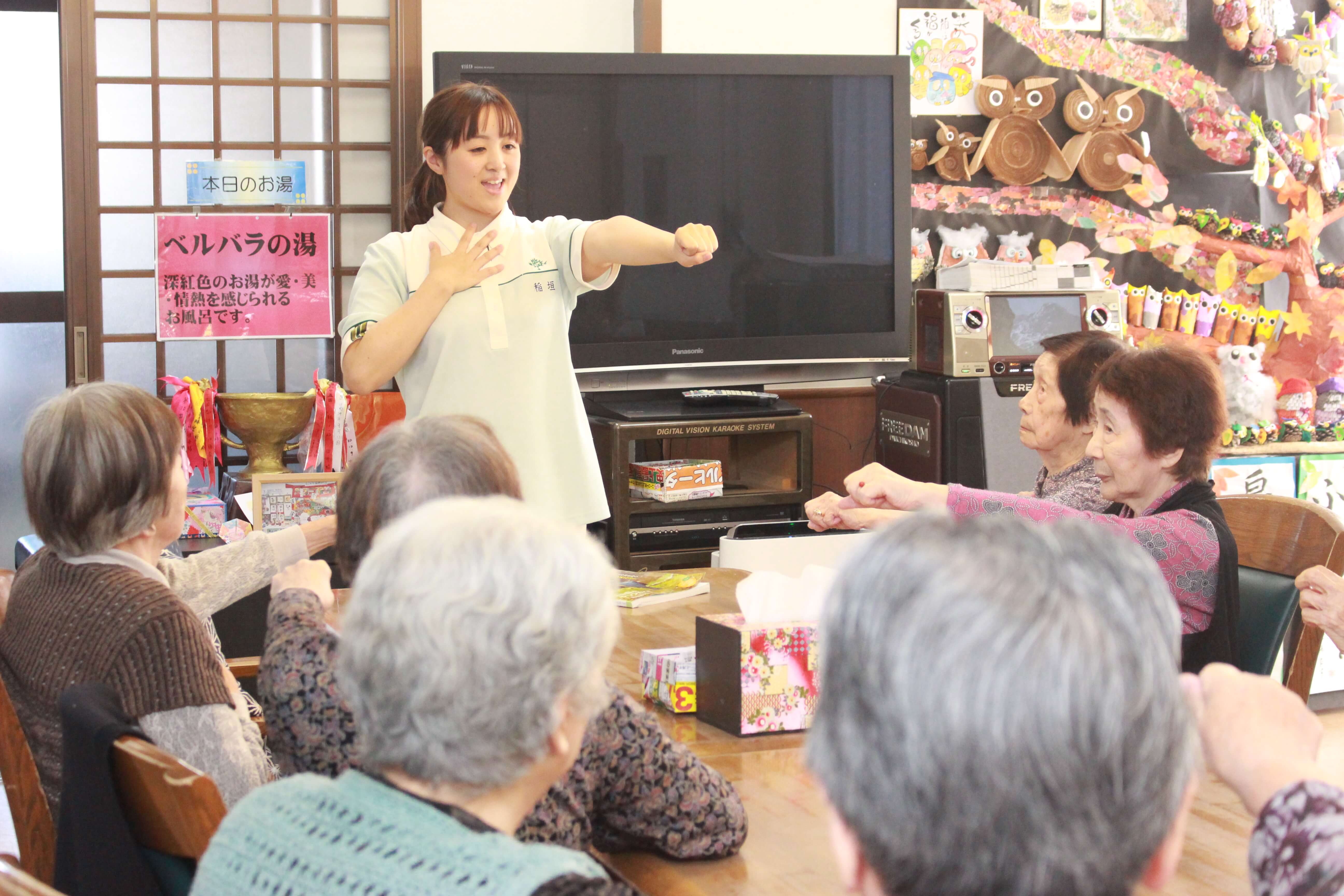 楽しみながら機能訓練ができるレクリエーションを行っています。